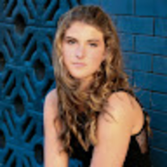 Meet your Posher, Olivia - Picture 1 of 1